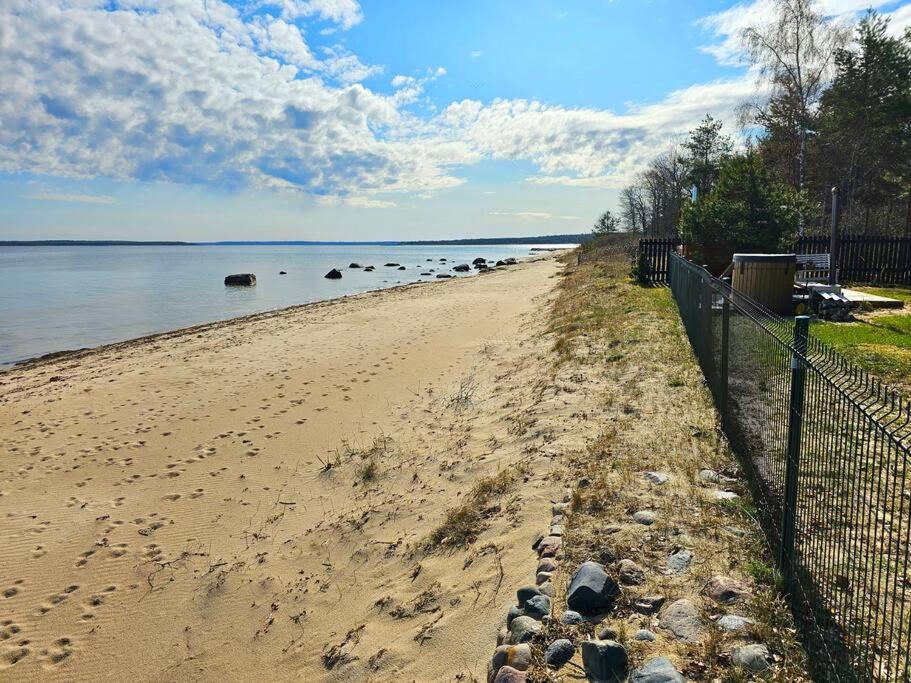 Rannamaja Kumblustunni & Saunaga Haapse Buitenkant foto